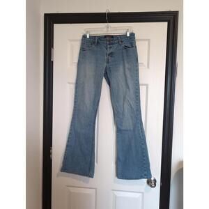 Size 7 vintage Y2K Levi's jeans